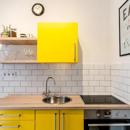 Weiner's Choice * Budapeste